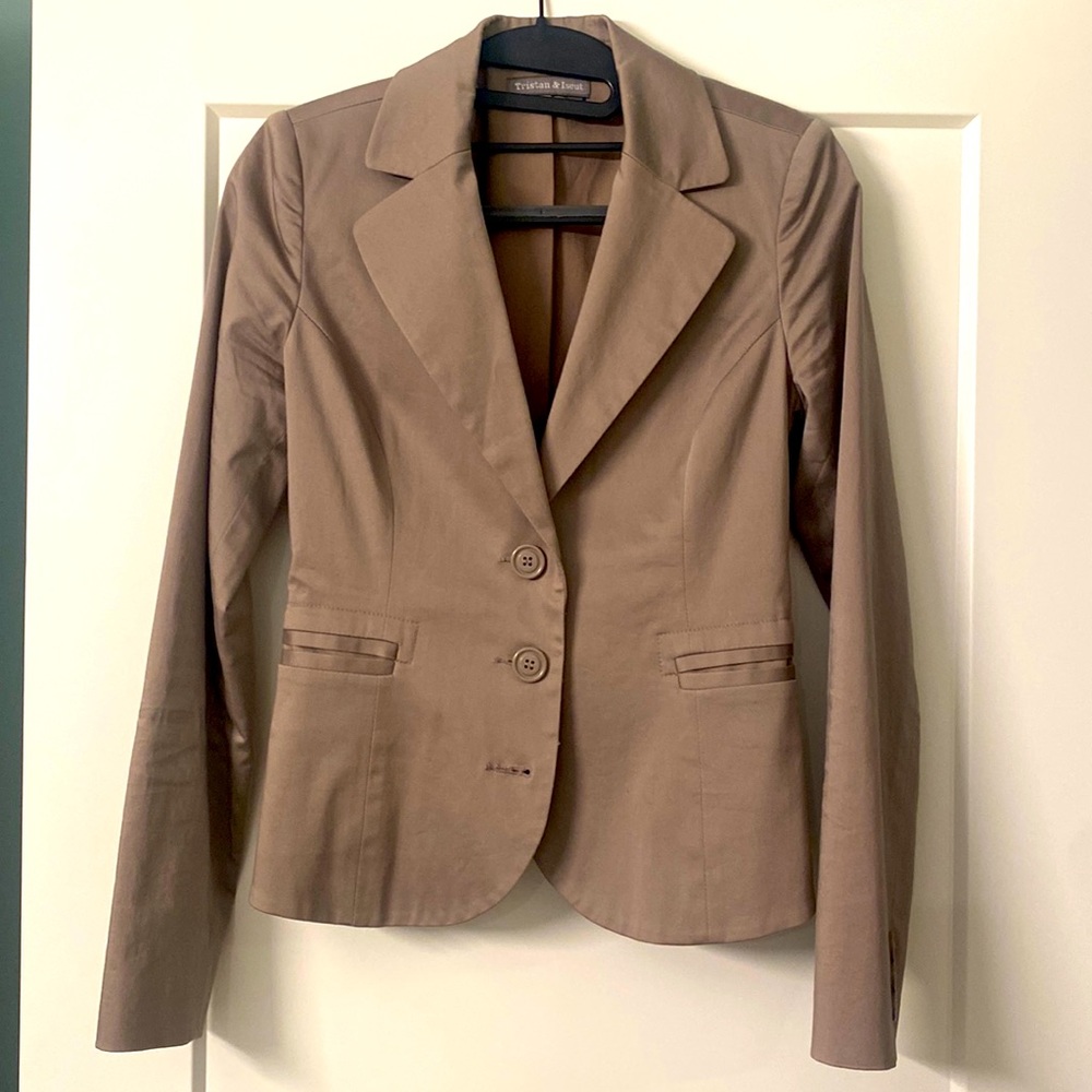 Tapered, fitted blazer - super cute and flattering!